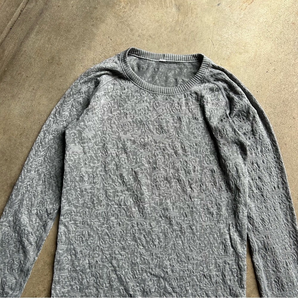 Grey Printed Lululemon Swiftly Tech Size 6 - image 2